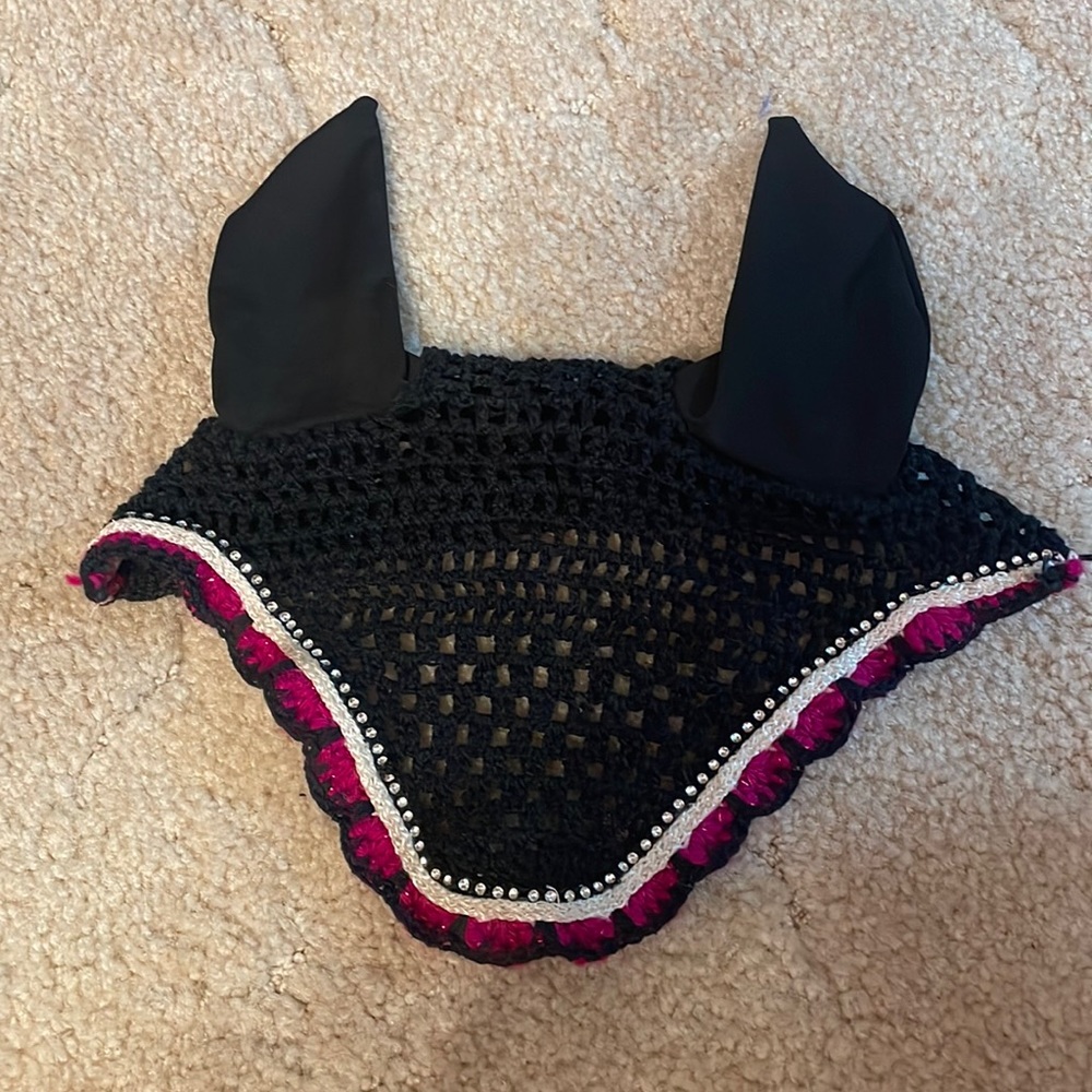 horse ear bonnet